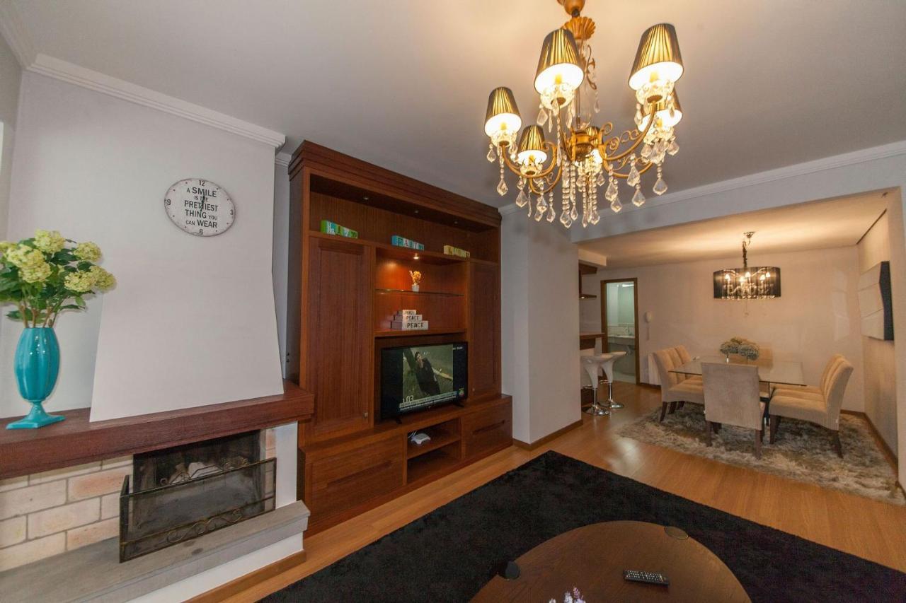 Апартаменти 300 Metros, Rua Torta Centro - Bosque De Asturias 106 Грамаду Екстер'єр фото